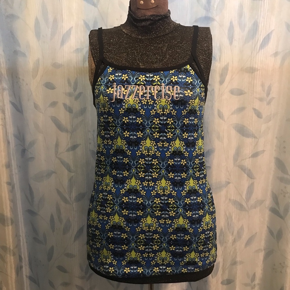 Jazzercise Athletic Top with built-in shelf bra, size M